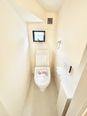 �g�C���@�g�C����1�K��2�K���ꂼ��ɔz�u����Ă��ĂƂĂ��֗��ł��B 