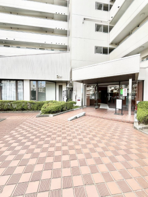 �G���g�����X�@�������������͋C�̃G���g�����X�B