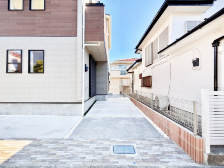 �@�ڂ̑O�����ԏꂾ�ƉJ�̓�����ʂɂ������������������֗��ł���