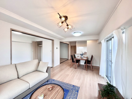 ���r���O�@���Ƒ��̓��₩�Șb�����ŕ�܂�閾�邢���r���O  