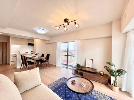 ���r���O�@�Ƒ��c���̎��Ԃ����������Ȃ��났�̃��r���O�_�C�j���O�B   