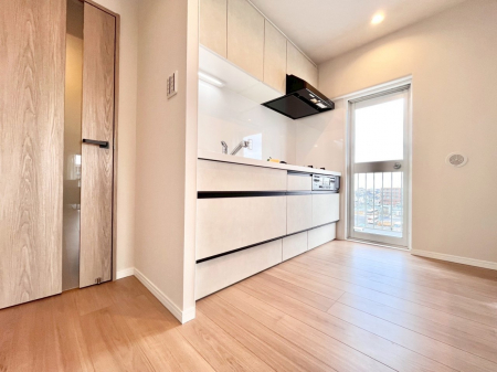 �L�b�`���@�������������I�ɁA�y�����I�V�X�e���L�b�`��