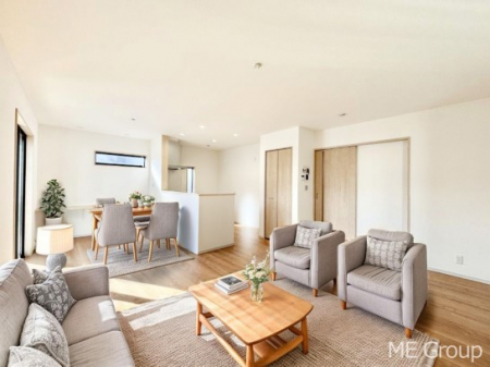 ���r���O�@���Ƒ��̓��₩�Șb�����ŕ�܂�閾�邢���r���O  ���Ƌ��CG�ł�  