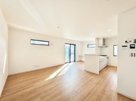 ���r���O�@�i�`�������e�C�X�g�̗D�����_�炩���F�g���̃t���[�����O���f�G�ȃ��r���O�ł��ˁB