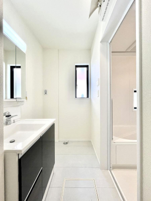 ���̑��@�������̂�����K��Ԃł��B�����̐g�x�x���C�����ǂ����g�������܂��B 