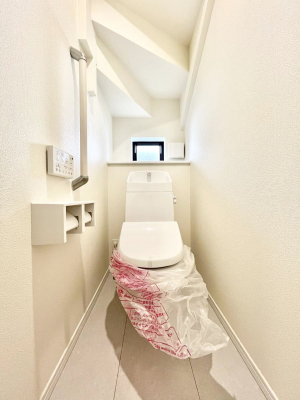 �g�C���@�g�C����1�K��2�K���ꂼ��ɔz�u����Ă��ĂƂĂ��֗��ł��B 