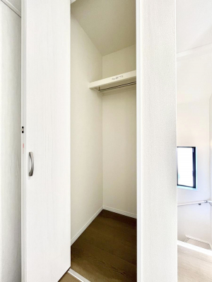 ���̑����ρ@�L�����[�B�|�������G�߂̏��������[���邱�Ƃ��ł��܂��B