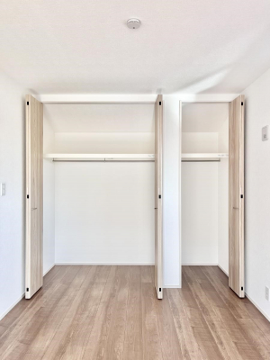 ���[�@�m���̃N���[�[�b�g�B���s��������̂Ō���̈ߗނ�����������܂�܂��B