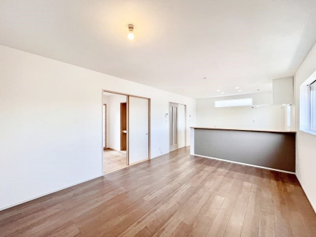 ���r���O�@�������������͋C�̂k�c�j�͉Ƒ��݂�Ȃ̉��K���