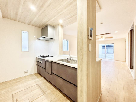 �L�b�`���@���������Ȃ��炲�Ƒ��Ƃ̉�b���y���߂�ΖʃJ�E���^�[�L�b�`��