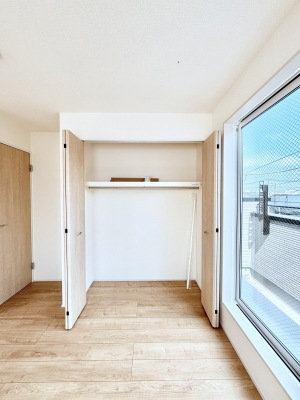 ���[�@�m���̃N���[�[�b�g�B���s��������̂Ō���̈ߗނ�����������܂�܂��B