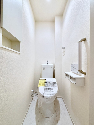 �g�C���@�g�C����1�K��2�K���ꂼ��ɔz�u����Ă��ĂƂĂ��֗��ł��B 