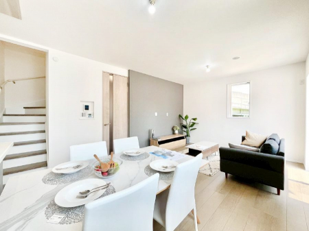 ���r���O�@���r���O�K�i���Ƒ��̏Ί�Ɖ�b���Ȃ��ł���܂�