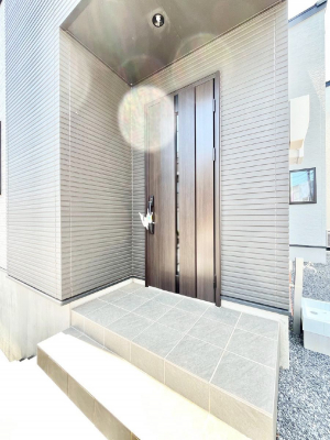 ���ց@�Z�܂��̊�����o����A���փh�A�B 