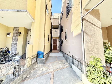 ���n�O�ώʐ^�@���܂����n�`�́A�ԓ��ɖʂ��Ă��炸�A�Â��Ńv���C�x�[�g���𖡂킦�闧�n�ł��B 