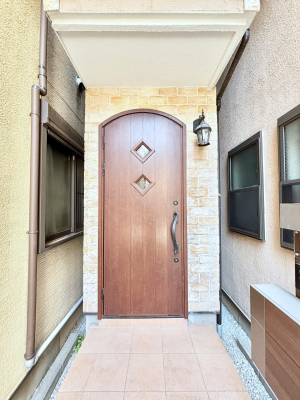 ���ց@��؂ȉƑ��A���q���o�}���錺�ցB