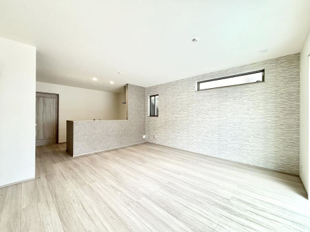 ���̑����ρ@�Ƒ��̏Ί炪���R�Ɛ��܂�Ă���A����ȕ��͋C�̃_�C�j���O�Ɏd�オ���Ă��܂��B