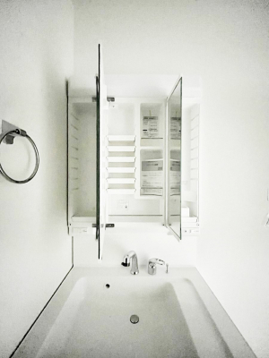 ���̑����ρ@�O�ʋ��̗��ɁA���ϕi��q���p�i�Ȃǂ����[�\�B���ʑ����������ƕۂ��܂��I