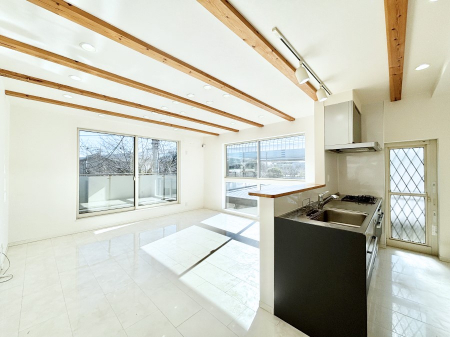 ���̑����ρ@3�ʍ̌��̖��邢2�K���r���O�I�O����̎������V���b�g�A�E�g���ĉƑ��̃v���C�o�V�[�����܂��B