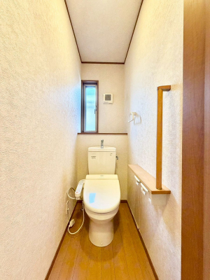 �g�C���@�g�C����1�K��2�K���ꂼ��ɔz�u����Ă��ĂƂĂ��֗��ł��B 