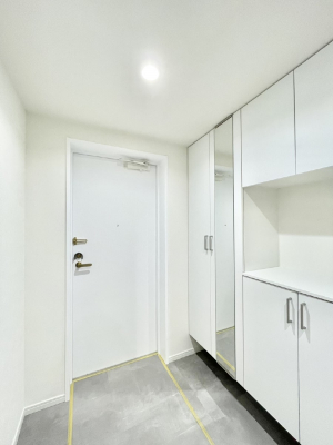 ���ց@���ʔ��͂��Ƒ��̎ʐ^��G�߂̃C���e���A�ŏ���I�Ƃ��ĉ��o�ł��܂��B