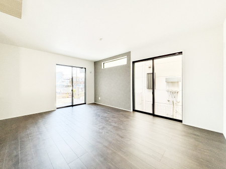 ���r���O�@�������������͋C�̂k�c�j�͉Ƒ��݂�Ȃ̉��K���