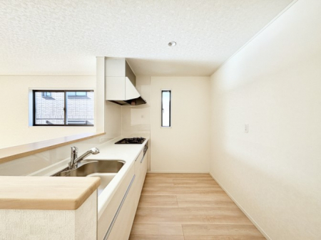 �L�b�`���@�u�₩�ȕ����ʂ蔲����L�b�`���B��������̂Ŗ��邭���C�ɂ��𗧂��܂��B