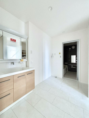 ���̑��@�������̂�����K��Ԃł��B�����̐g�x�x���C�����ǂ����g�������܂��B 