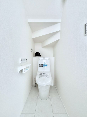 �g�C���@�g�C����1�K��2�K���ꂼ��ɔz�u����Ă��ĂƂĂ��֗��ł��B 