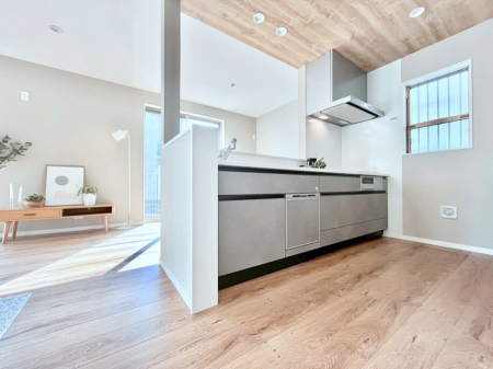 �L�b�`���@�J�E���^�[�z���Ɋy����������ׂ�B�����̂������������Ɣ��������Ȃ肻���ł��ˁB