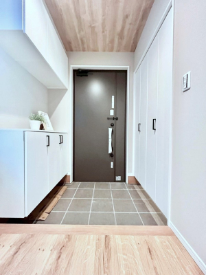 ���ց@�V���[�Y�C���N���[�N�t���̌��ցB�Ƒ��S���̌C��J��Ȃǂ���������[�ł��܂��B