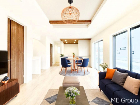 ���r���O�@�������������͋C�̃��r���O�͉Ƒ��݂�Ȃ̉��K��Ԃł��@���Ƌ��CG�ł�