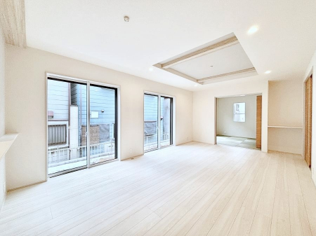 ���r���O�@�傫�ȑ����炽���Ղ�̗z���ƕ����������郊�r���O