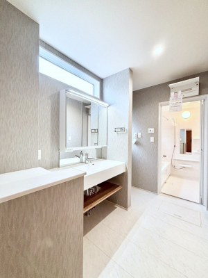 ���̑��@�������̂�����K��Ԃł��B�����̐g�x�x���C�����ǂ����g�������܂��B 