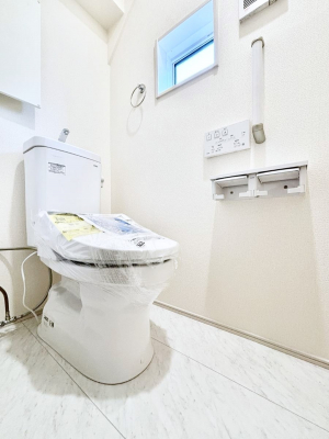 �g�C���@�g�C����1�K��2�K���ꂼ��ɔz�u����Ă��ĂƂĂ��֗��ł��B 