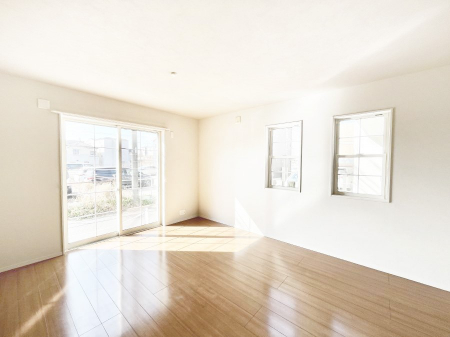 ���r���O�@�Ƒ��c���̎��Ԃ����������Ȃ��났�̃��r���O�_�C�j���O�B   