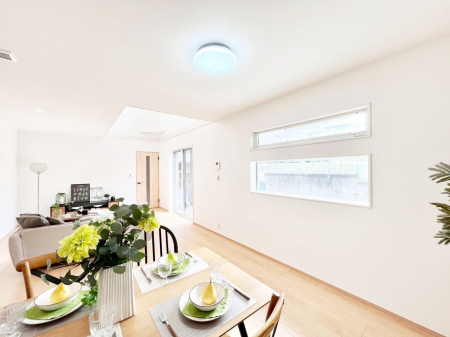 ���r���O�@�������������͋C�̂k�c�j�͉Ƒ��݂�Ȃ̉��K���