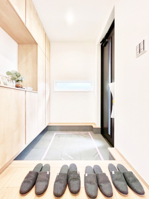 ���ց@���ʔ��͂��Ƒ��̎ʐ^��G�߂̃C���e���A�ŏ���I�Ƃ��ĉ��o�ł��܂�