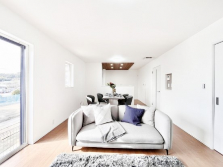 ���̑����ρ@�Ƒ��̏Ί炪���R�Ɛ��܂�Ă���A����ȕ��͋C�̃_�C�j���O�Ɏd�オ���Ă��܂� 