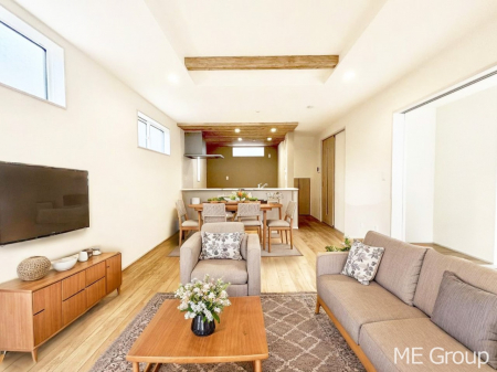 ���r���O�@�Ƒ��̘a�₩�ȉ�b���������Ă������B�J�����̂��郊�r���O�ł��B���Ƌ��CG�ł�  