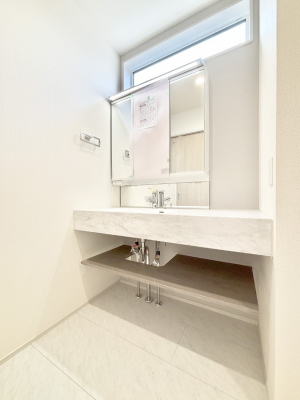 ���ʑ�E���ʏ��@���[�͂Ƌ@�\���ɗD�ꂽ���ʉ��ϑ�@