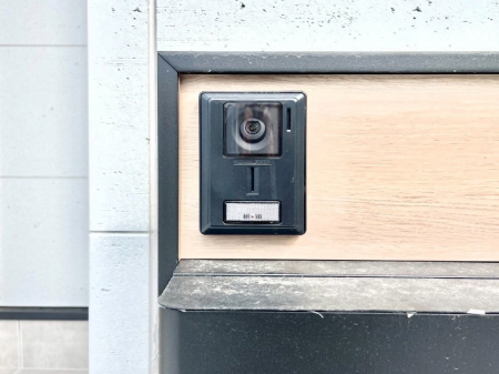 ���̑��@TV���j�^�[�t���C���^�[�z���t�H���ŃZ�L�����e�B�ʂɂ��z��   