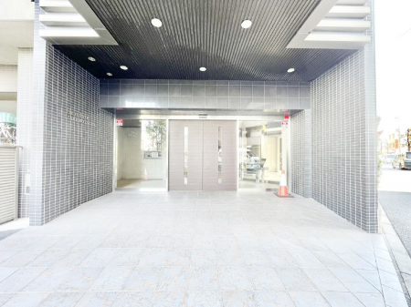 �G���g�����X�@�������������͋C�̃G���g�����X