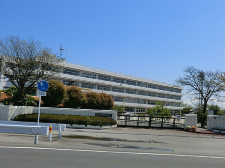 ���ӊ��@���w�Z 710m �O���s���O�ԏ��w�Z