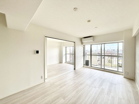 ���r���O�@�傫�ȑ����炽���Ղ�̗z���ƕ����������郊�r���O