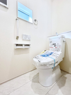 �g�C���@�g�C����1�K��2�K���ꂼ��ɔz�u����Ă��ĂƂĂ��֗��ł��B 