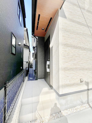 ���ց@��؂ȉƑ��A���q���o�}���錺�ցB