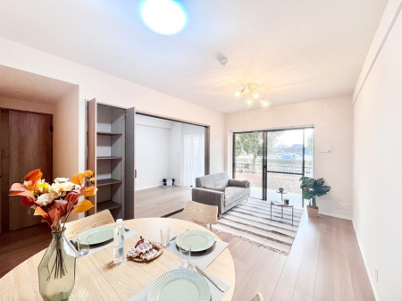 ���r���O�@�Ƒ��c���̎��Ԃ����������Ȃ��났�̃��r���O�_�C�j���O�B   