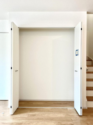 ���̑����ρ@���r���O���[�B�����Ɏ��[������ƕ����W�܂�LDK���X�b�L���Еt�������ł��ˁB  