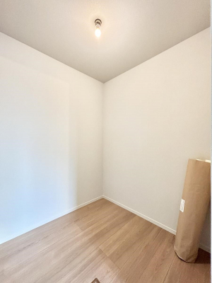 ���̑��@1�K11.2���̔[�˓��̏������[�t���E�H�[�N�C���N���[�[�b�g�B